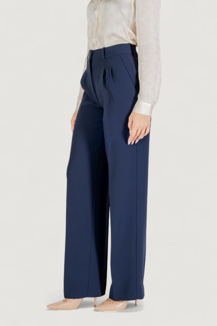 Pantaloni regular Guess THEOLINE PERFECT PANT Blue scuro – W5YB08 WGHC2