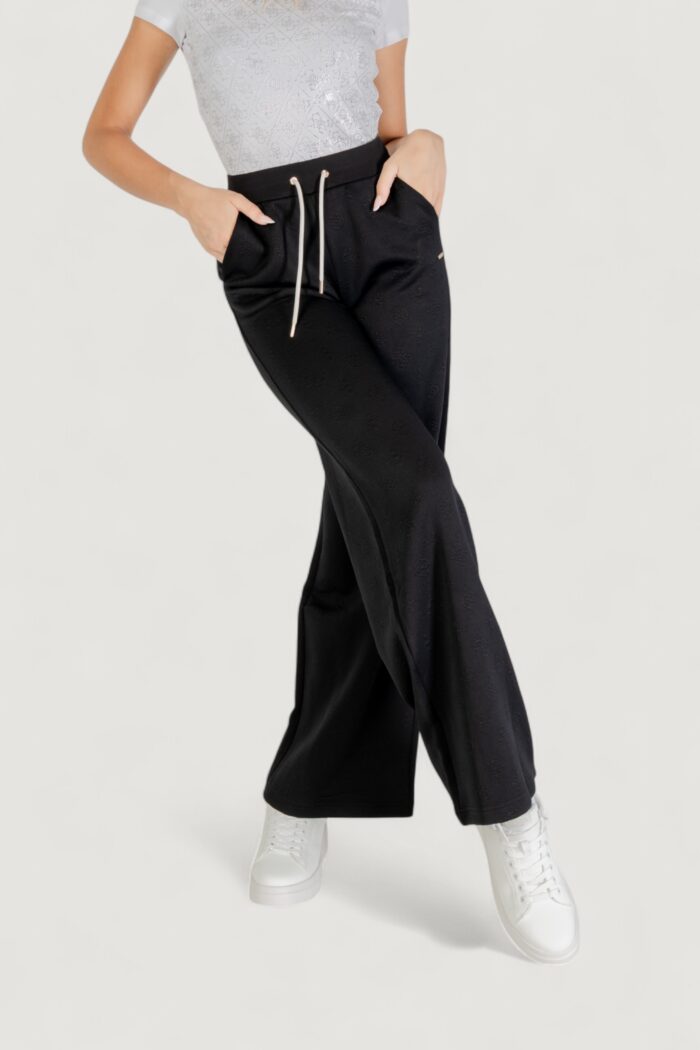 Pantaloni sportivi Guess 3D PEONY WIDE LENG PANTS Nero – V5YB19 KBSL2
