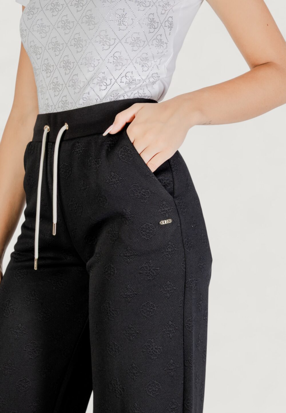 Pantaloni sportivi Guess Active 3D PEONY WIDE LENG PANTS Nero - Foto 2