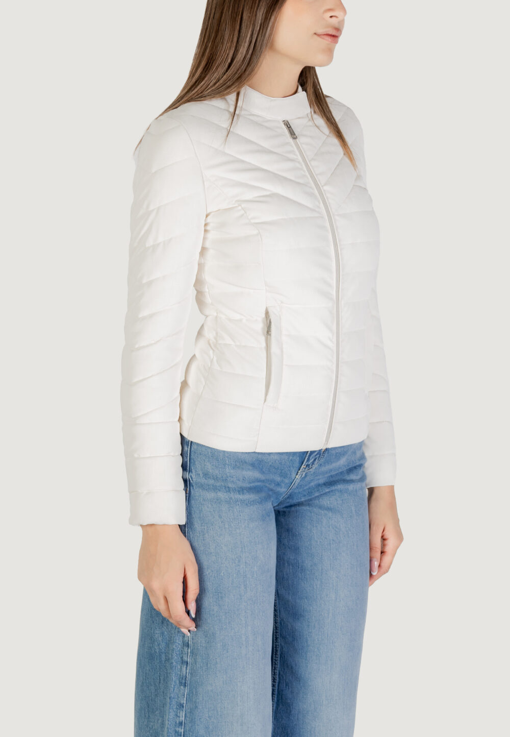Piumino Guess NEW VONA STRETCH JACKET Avorio - Foto 3