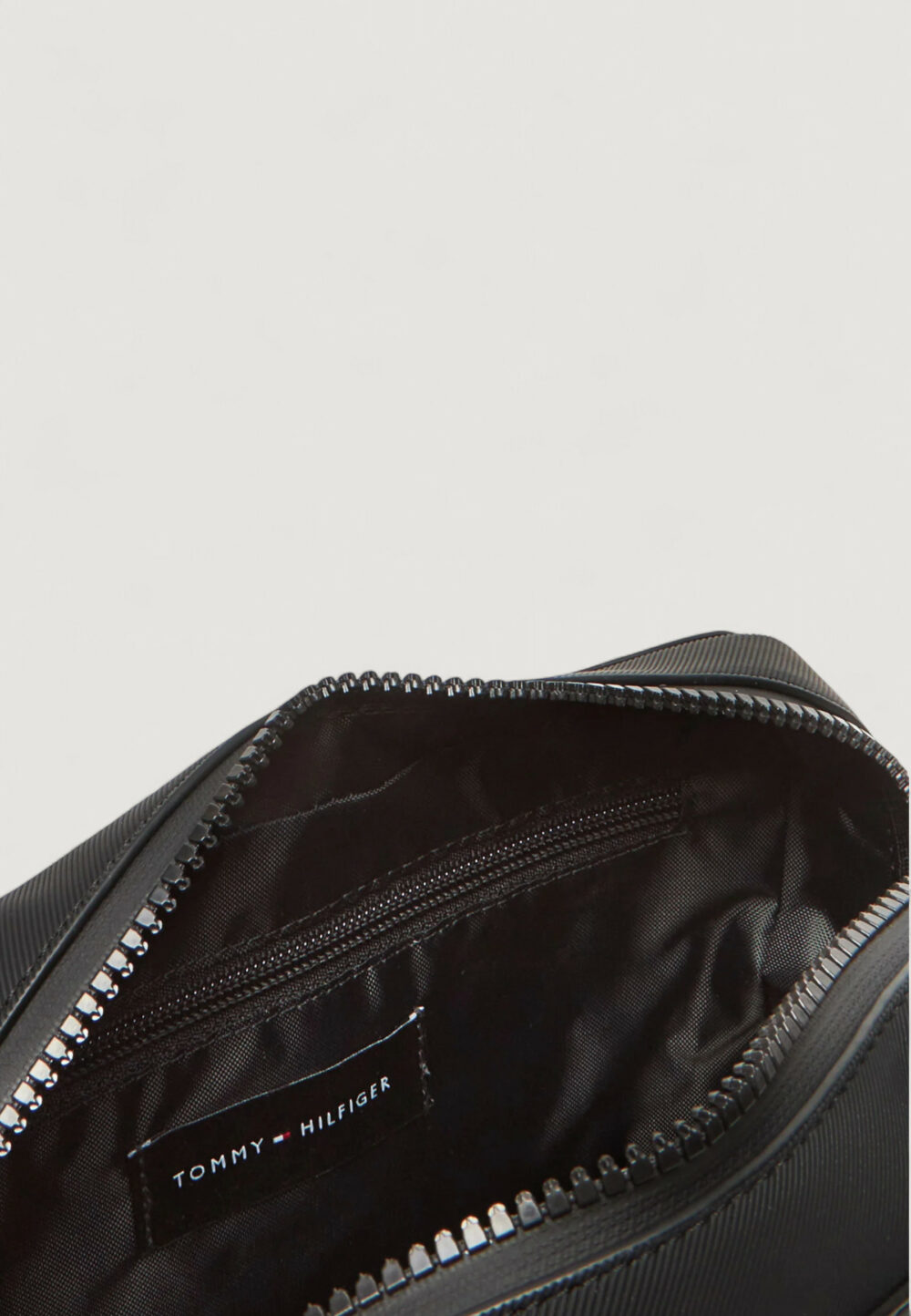 Pochette e beauty Tommy Hilfiger TH FOUNDATION WASHBAG Nero - Foto 4