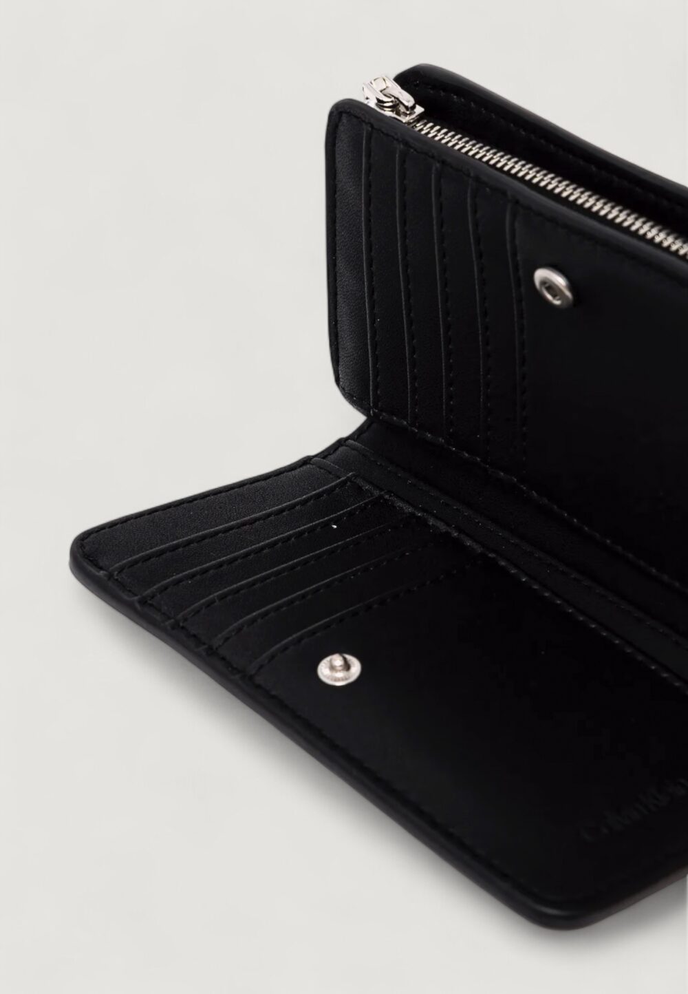 Portafoglio medio Calvin Klein CK RE-LOCK MEDIUM BIFOLD Nero - Foto 3