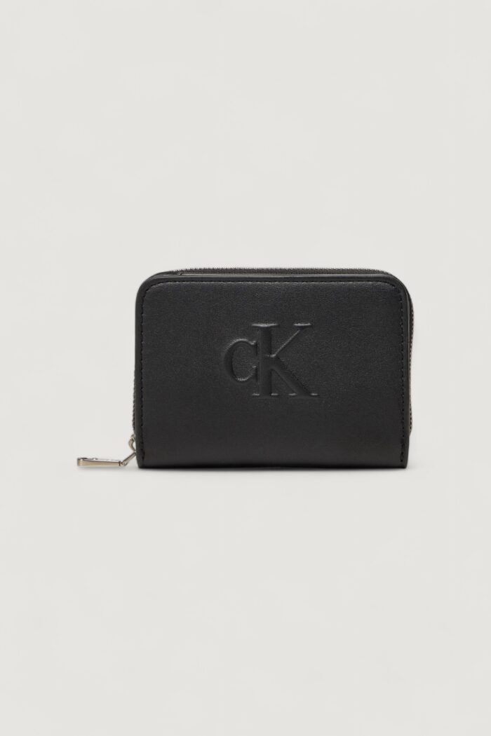 Portafoglio piccolo Calvin Klein SCULPTED MED FLAP ZIP AROUND Nero – LV04K1004G
