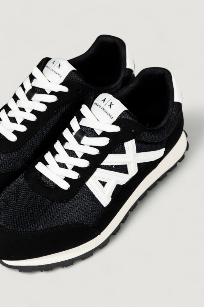 Sneakers Armani Exchange  Nero – Bianco – XM001960 AF19388