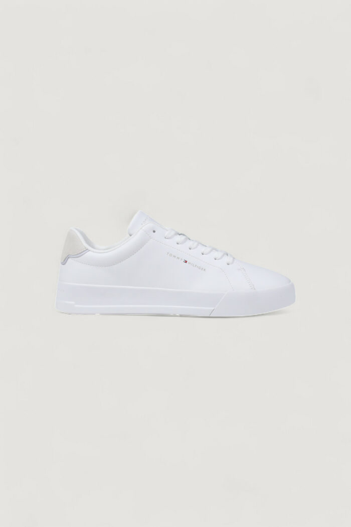 Sneakers Tommy Hilfiger TH COURT LTH DETAIL Panna – FM0FM05367