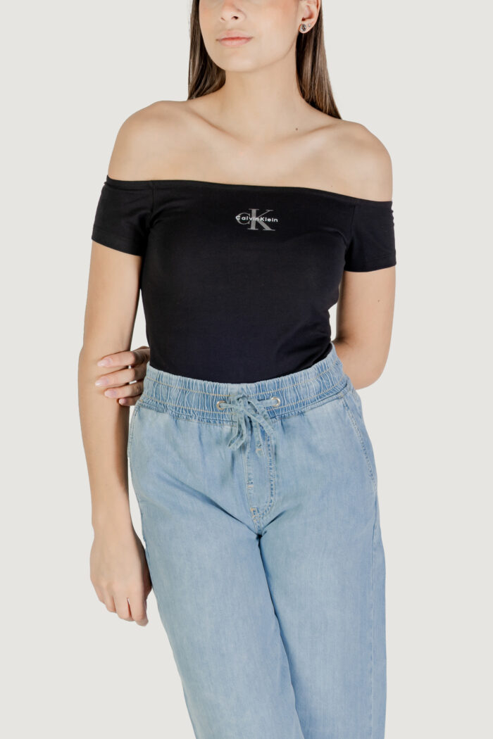 T-shirt Calvin Klein MONOGRAM OFF SHOULDE Nero – LV047C203G