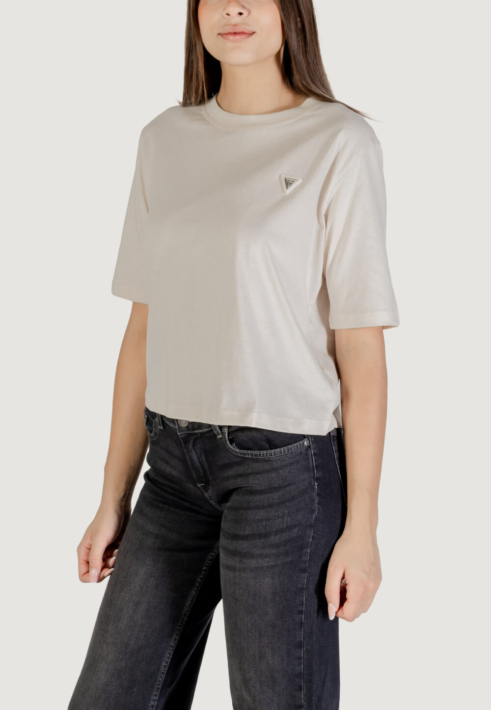 T-shirt Guess Active COLETTE BOXY TSHIRT Beige chiaro - Foto 3
