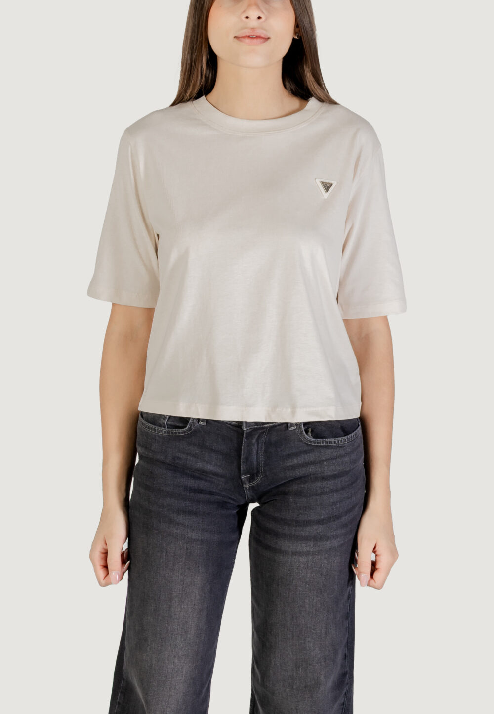 T-shirt Guess Active COLETTE BOXY TSHIRT Beige chiaro - Foto 4