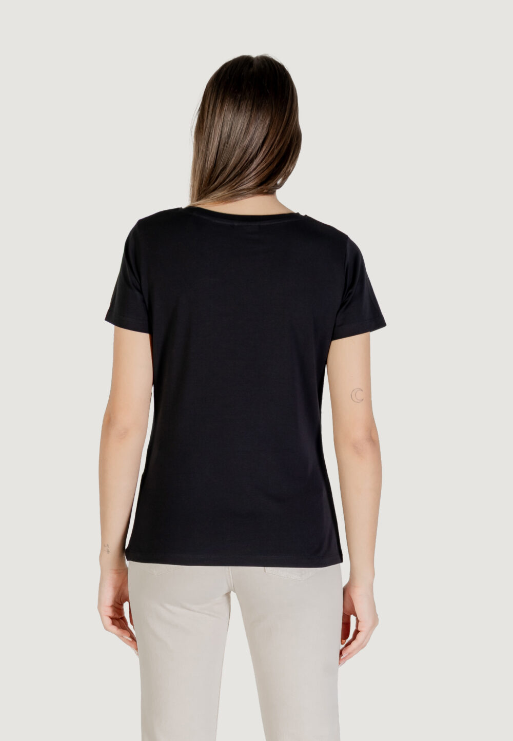 T-shirt Guess Active COLETTE T-SHIRT Nero - Foto 4