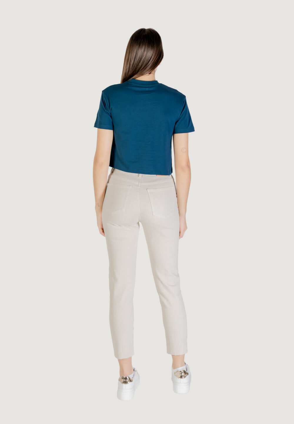 T-shirt Guess Active ADELE CROP TSHIRT Petrolio - Foto 5