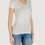 T-shirt Guess CN SS EMBRO SCRIPT LOGO TEE Beige chiaro - Foto 3