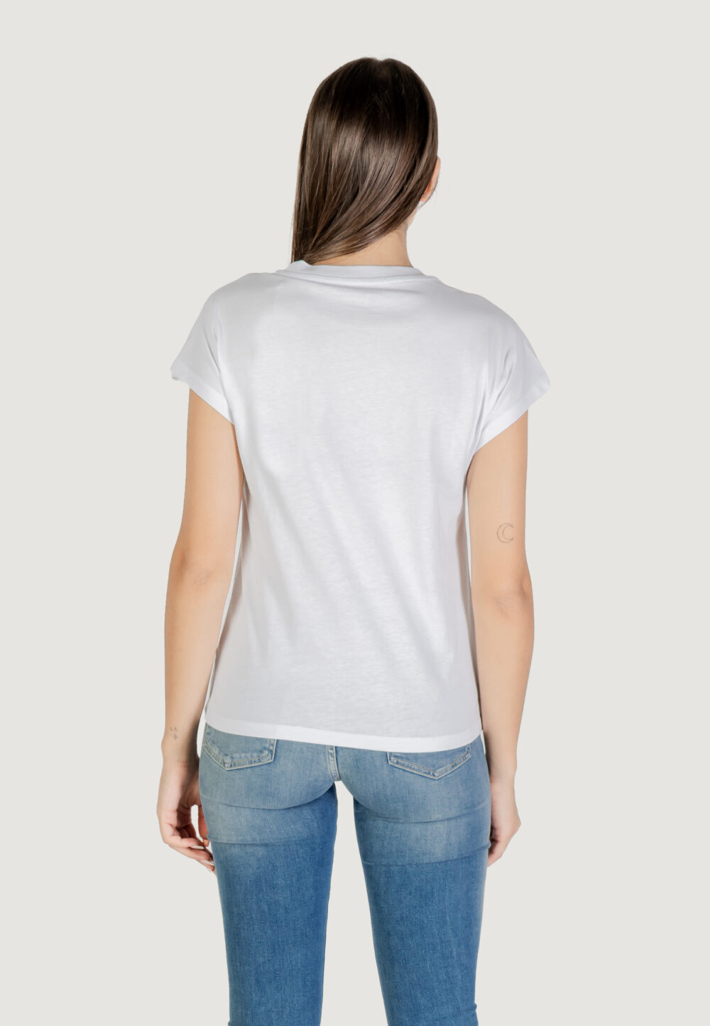T-shirt Guess CN SS 4G SHADED HOTFIX Bianco - Foto 5