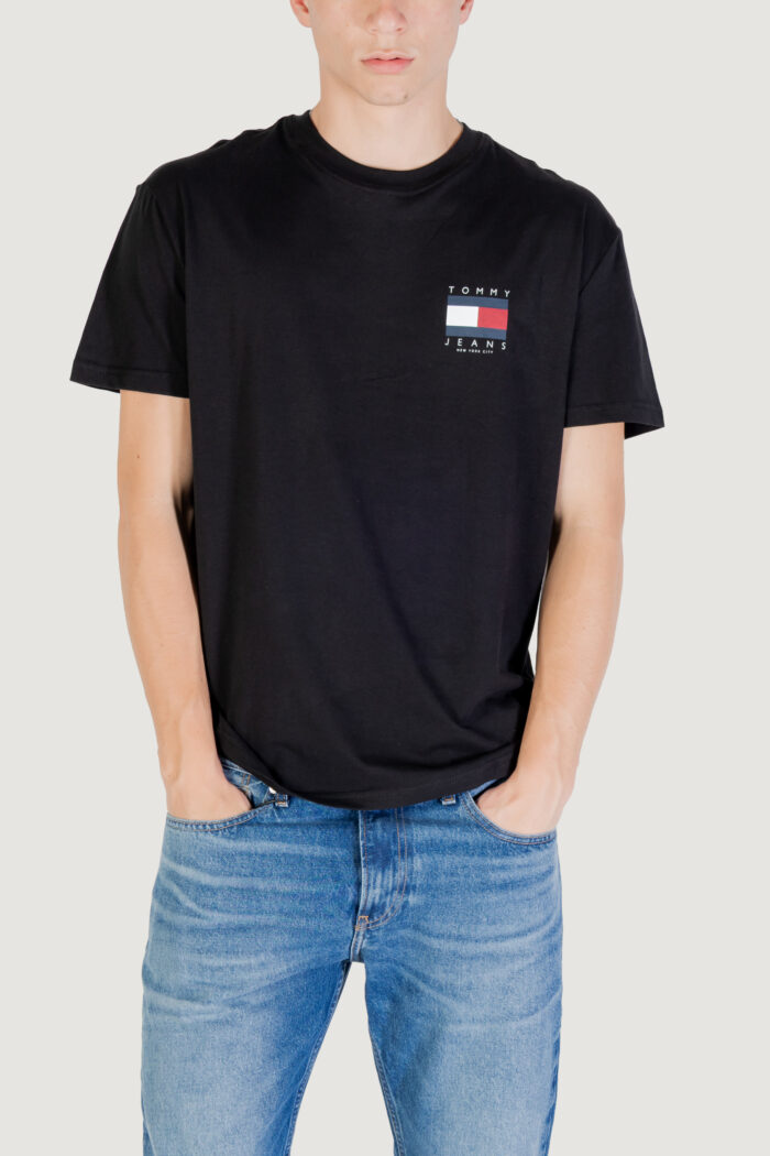 T-shirt Tommy Hilfiger TJM REG FLAG GRAPH B Nero – DM0DM21910