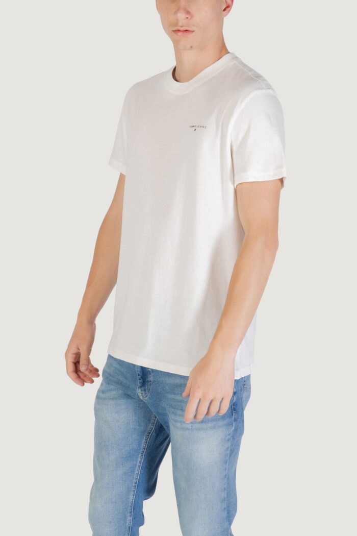 T-shirt Tommy Hilfiger TJM SLIM LINEAR CHES Panna – DM0DM21780