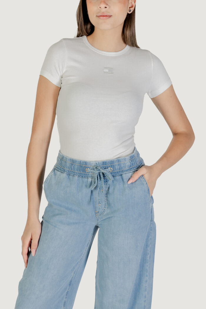 T-shirt Tommy Hilfiger TJW BADGE RIB Panna – DW0DW17881