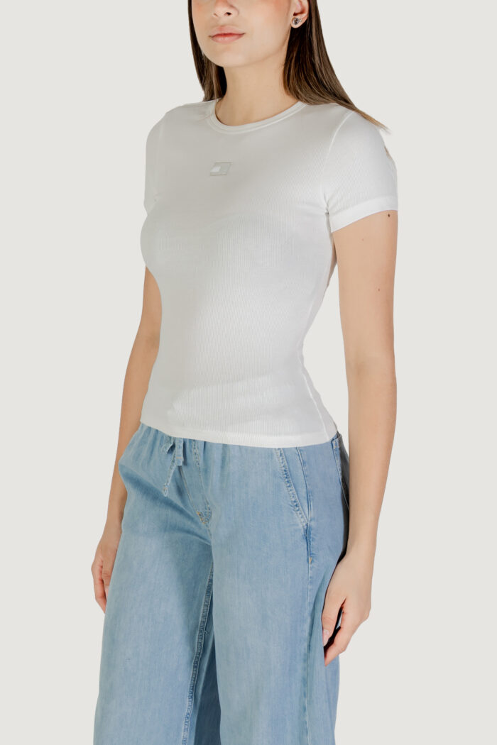 T-shirt Tommy Hilfiger TJW BADGE RIB Panna – DW0DW17881