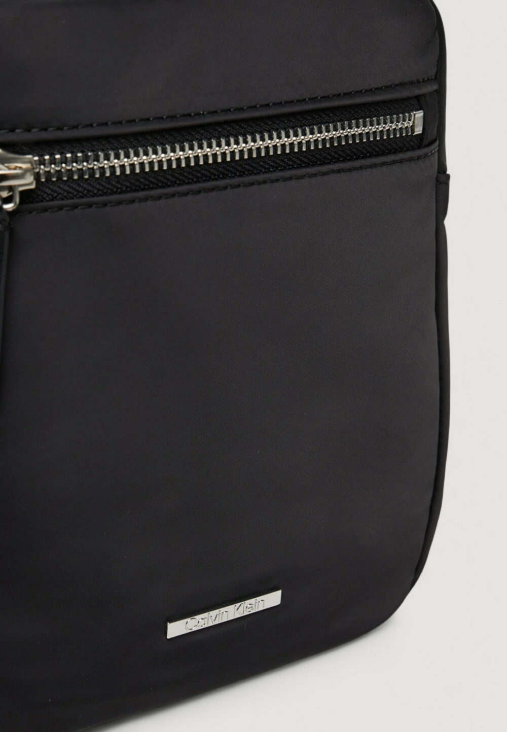 Tracolla Calvin Klein SLEEK NYLON REPORTER Nero - Foto 2