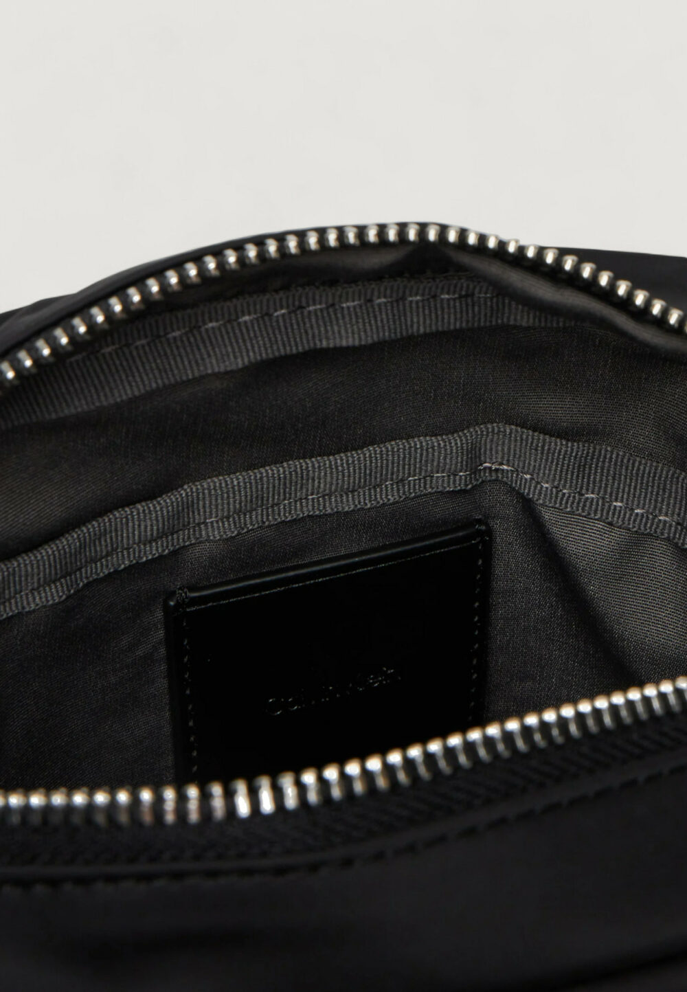 Tracolla Calvin Klein SLEEK NYLON REPORTER Nero - Foto 5