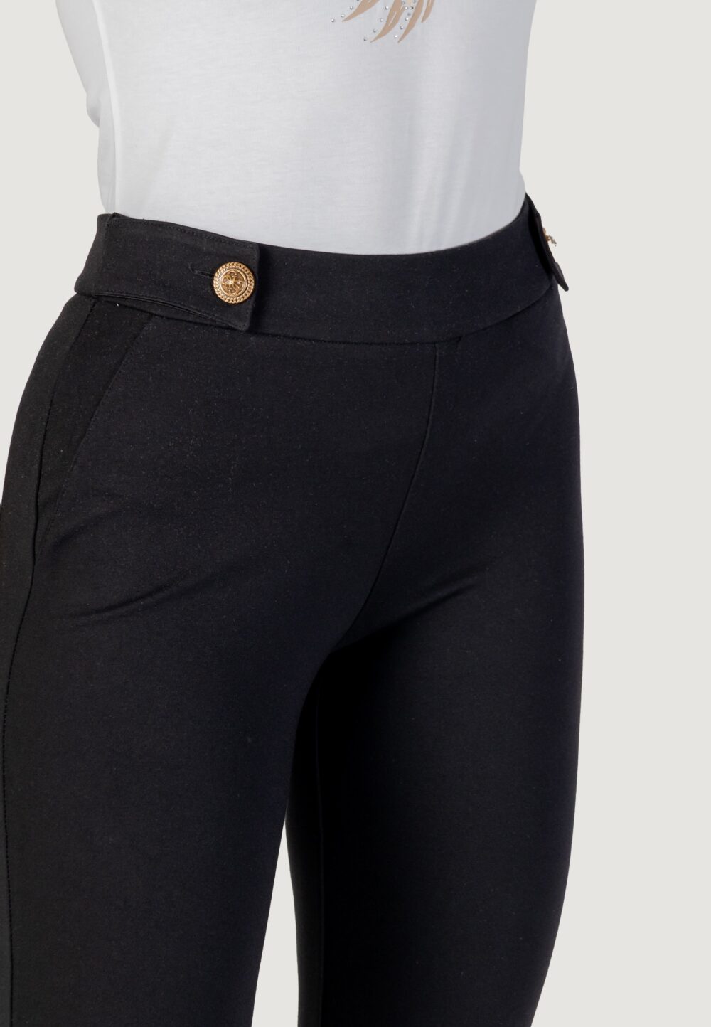 Pantaloni bootcut Guess MAELICE BUTTONS FLARE PANT Nero - Foto 2