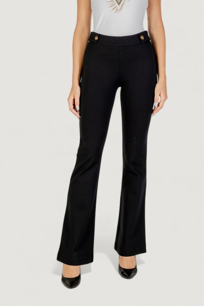 Pantaloni bootcut Guess MAELICE BUTTONS FLARE PANT Nero