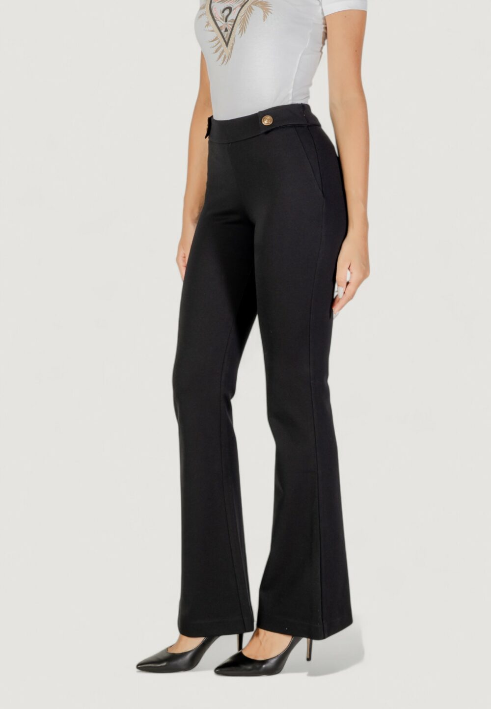 Pantaloni bootcut Guess MAELICE BUTTONS FLARE PANT Nero - Foto 3