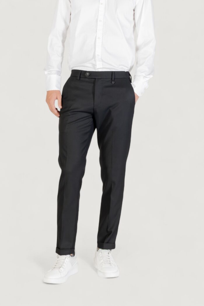 Pantaloni slim Antony Morato RAD SLIM ANKLE LENGHT FIT TWILL Nero – MMTR00768-FA600285
