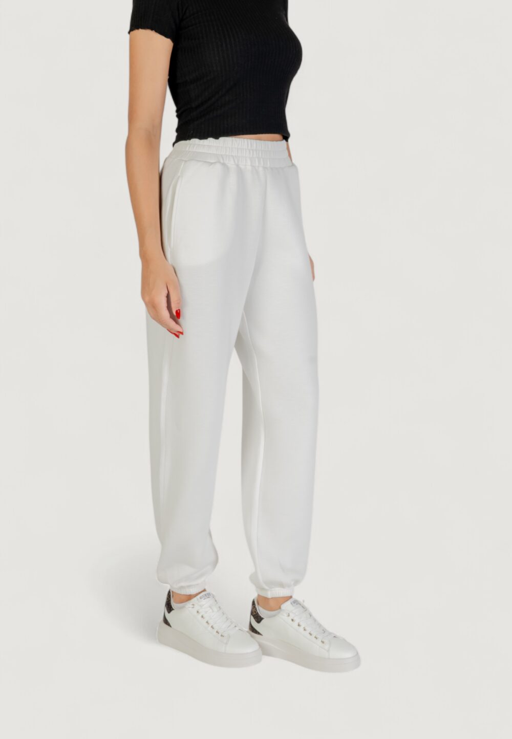 Pantaloni sportivi Guess Active CECILIA SCUBA JOGGER PANTS Latte - Foto 4