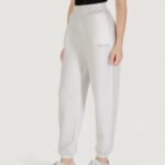 Pantaloni sportivi Guess Active CECILIA SCUBA JOGGER PANTS Panna - Foto 3