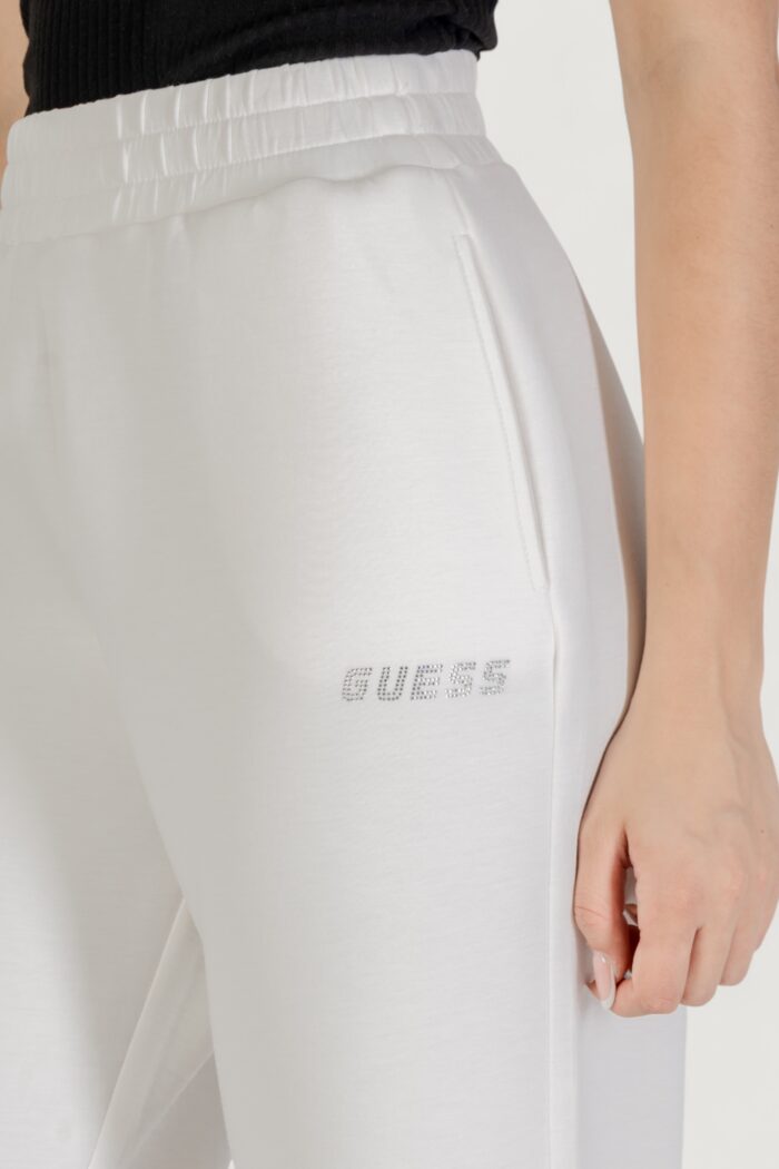 Pantaloni sportivi Guess Active CECILIA SCUBA JOGGER PANTS Panna – V4BB13 K7UW2