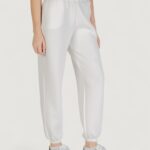 Pantaloni sportivi Guess Active CECILIA SCUBA JOGGER PANTS Panna - Foto 4