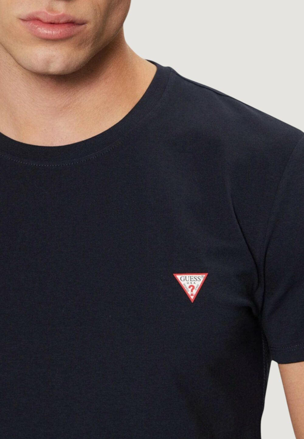 T-shirt Guess CN SS CORE TEE Blu - Foto 4