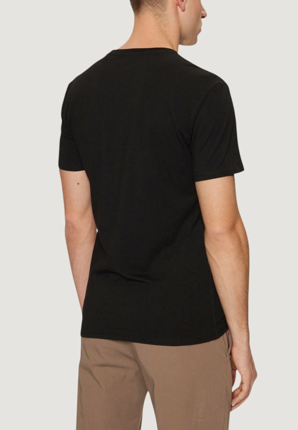 T-shirt Guess CN SS CORE TEE Nero - Foto 3