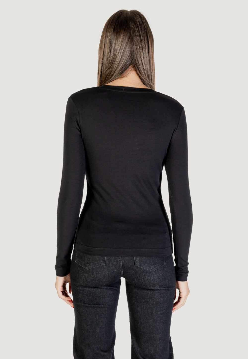 T-shirt manica lunga Guess LS CN LEO TRIANGLE TEE Nero - Foto 4
