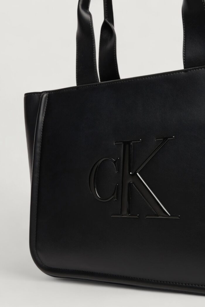 Borsa Calvin Klein RAISED CK MEDIUM TOTE Nero – LV04F3218G