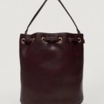 Borsa Calvin Klein RAISED CK LARGE BUCKET Bordeaux - Foto 3