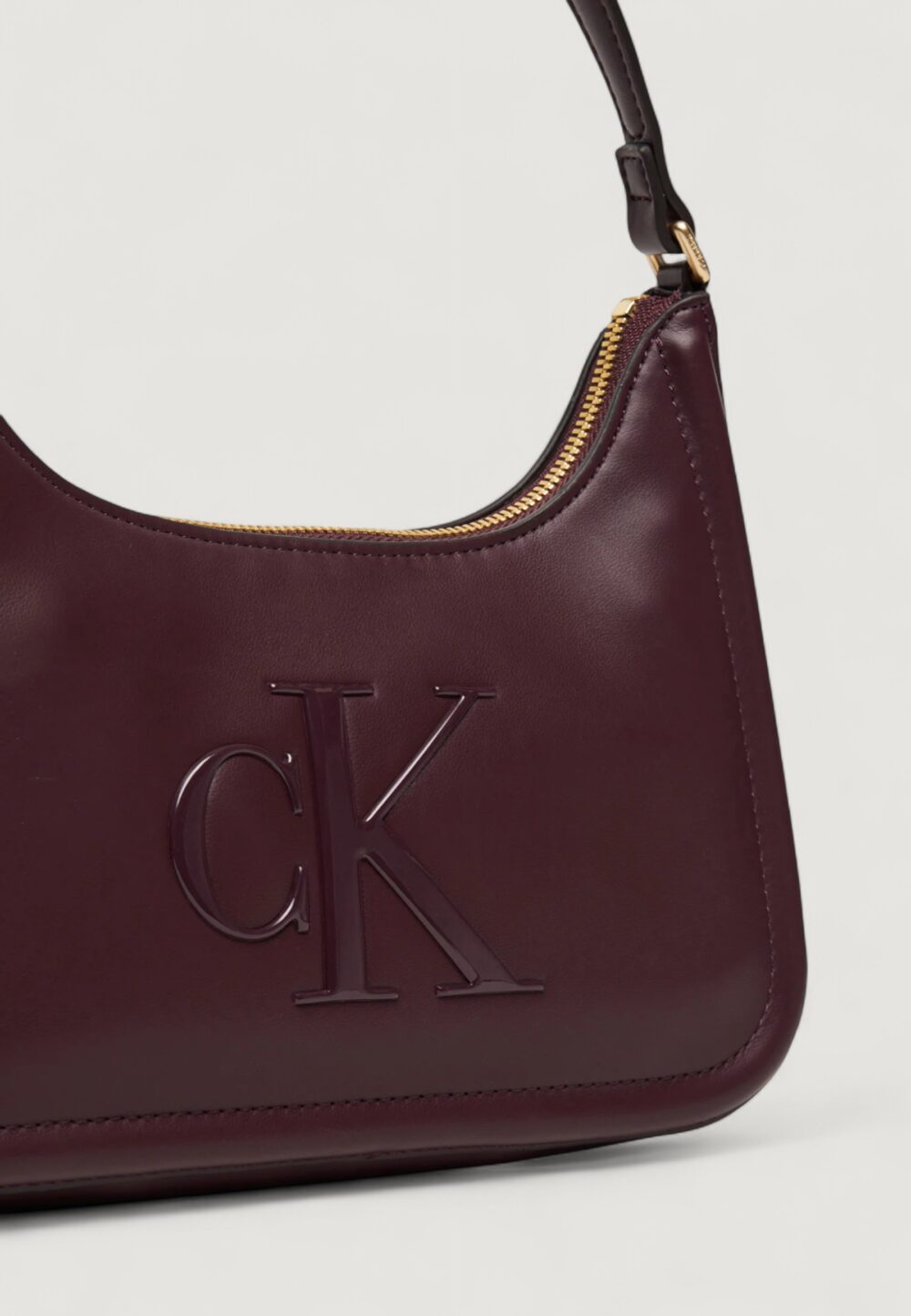 Borsa Calvin Klein RAISED CK SMALL SHOULDER BAG Bordeaux - Foto 2