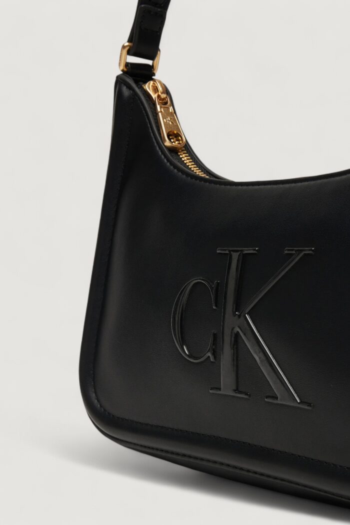 Borsa Calvin Klein RAISED CK SMALL SHOULDER BAG Nero – LV04F3230G