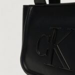 Borsa Calvin Klein RAISED CK SMALL TOTE WITH STRAP Nero - Foto 2