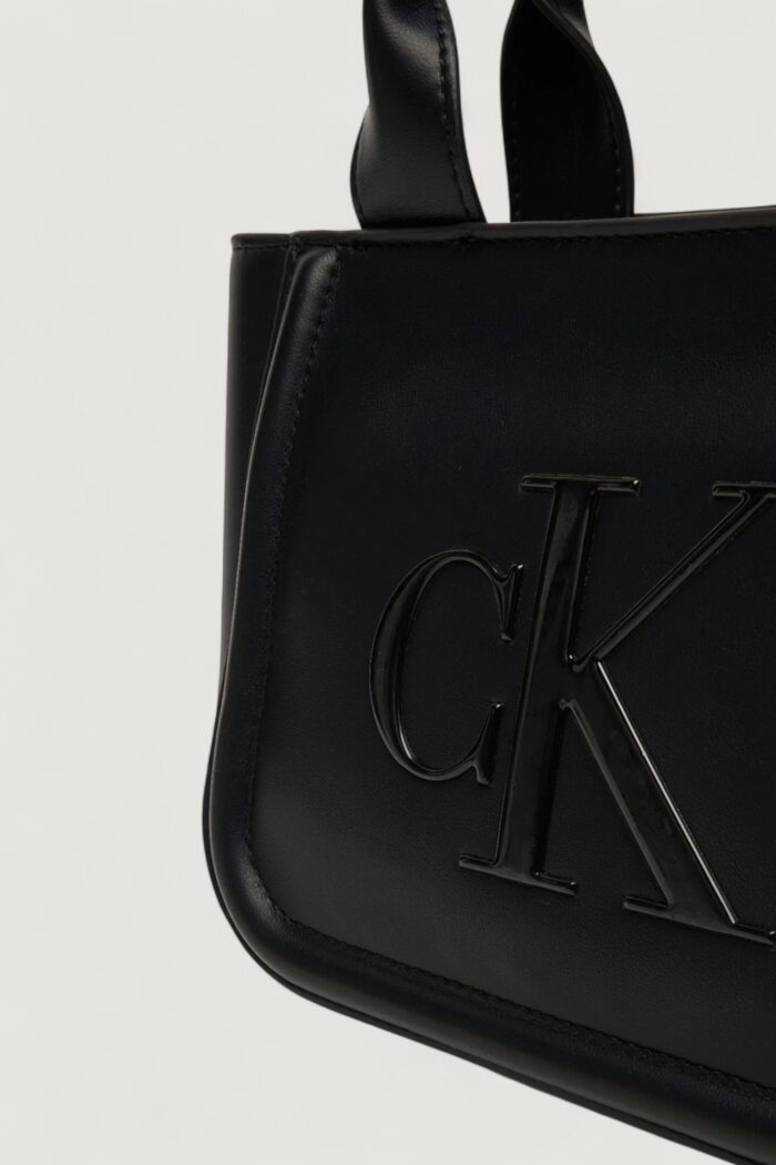 Borsa Calvin Klein RAISED CK SMALL TOTE WITH STRAP Nero – LV04F3219G