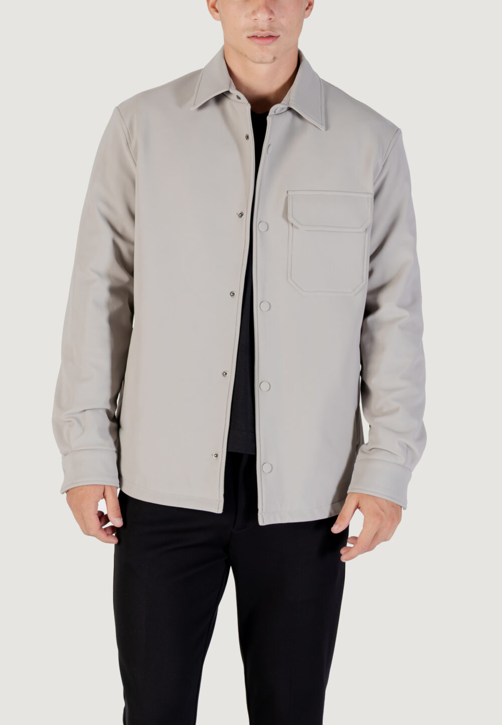 Camicia manica lunga Antony Morato REGULAR FIT WITH LOGOED METAL BADGE Grigio Chiaro - Foto 5