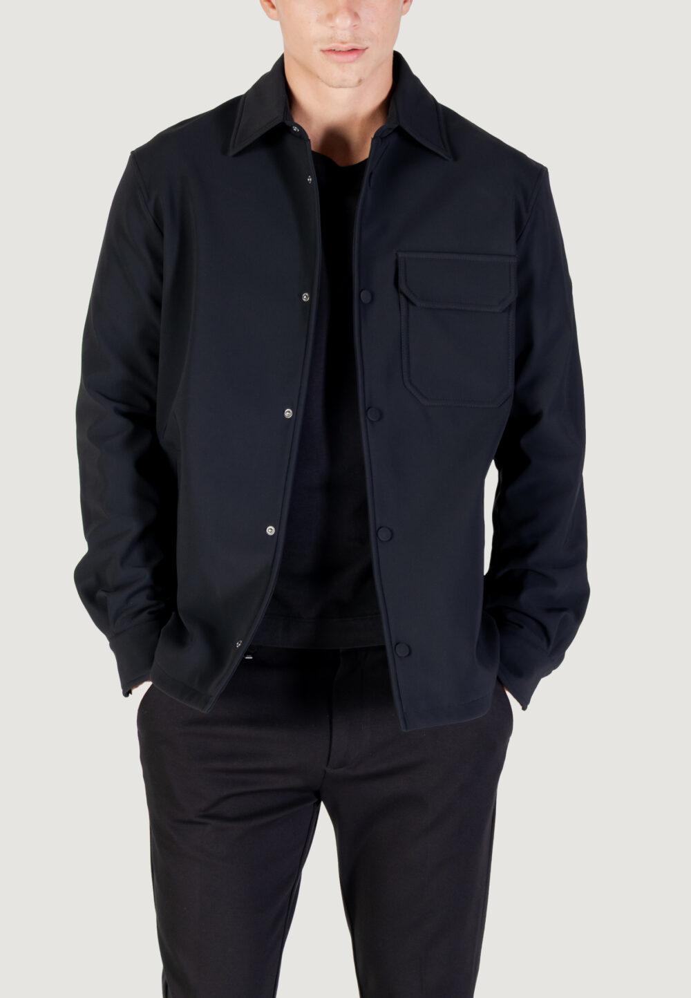 Camicia manica lunga Antony Morato REGULAR FIT WITH LOGOED METAL BADGE Nero - Foto 1