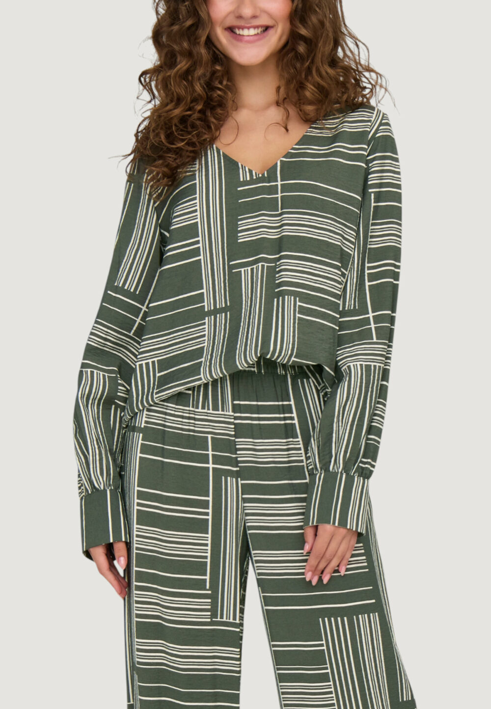 Camicia manica lunga Jacqueline de Yong JDYTROYA LIFE L/S LONG TOP WVN DIA Verde Oliva - Foto 1