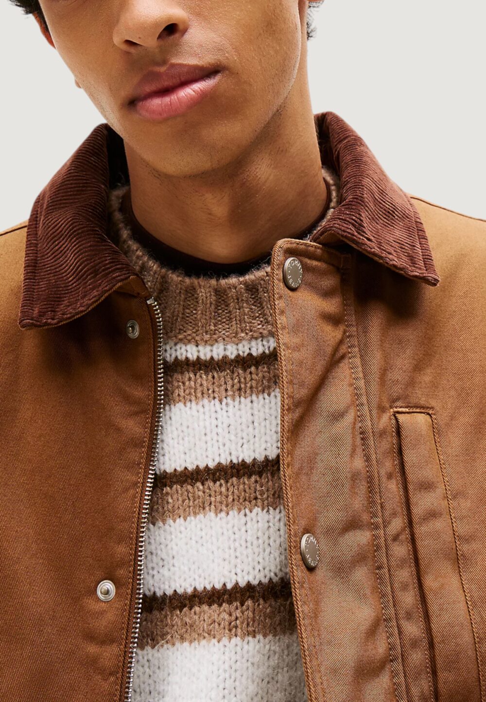 Giubbotto Tommy Hilfiger Jeans TJM TWILL CHORE JACK Marrone - Foto 4