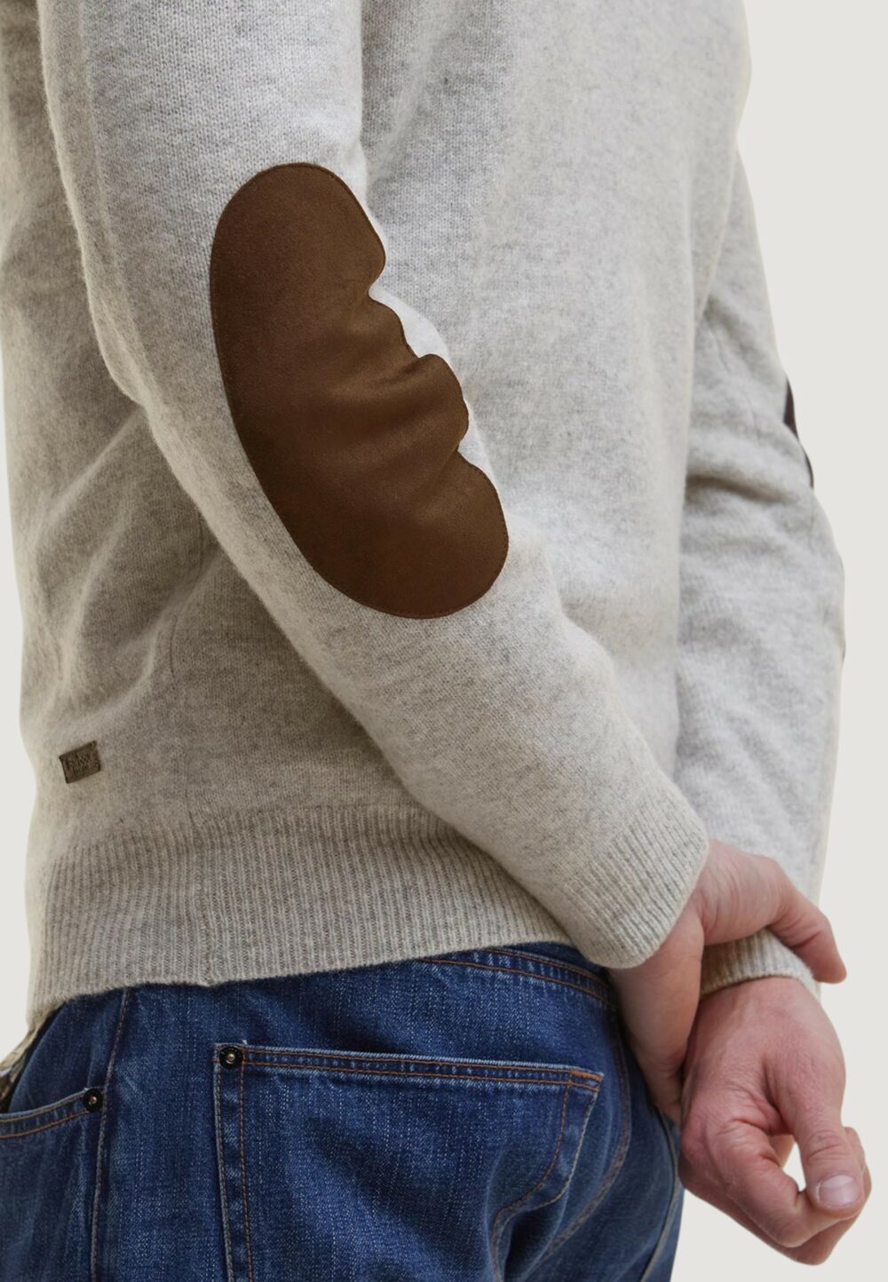 Maglia Barbour ESSENTIAL PATCH CREW Grigio Chiaro - Foto 4