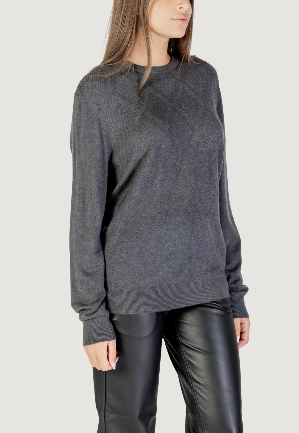 Maglia Guess JAMAAR CN STITCHED SWTR Grigio - Foto 3