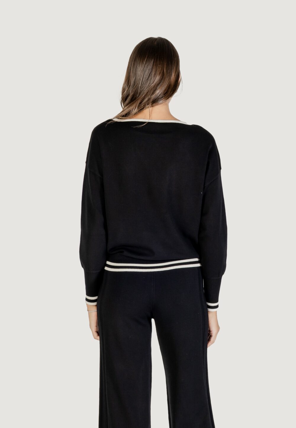 Maglia Liu-Jo ECS MAGLIA CHIUSA M/L Nero - Bianco - Foto 4