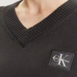Maglione Calvin Klein Jeans CK EMBRO BADGE V-NEC Nero - Foto 4