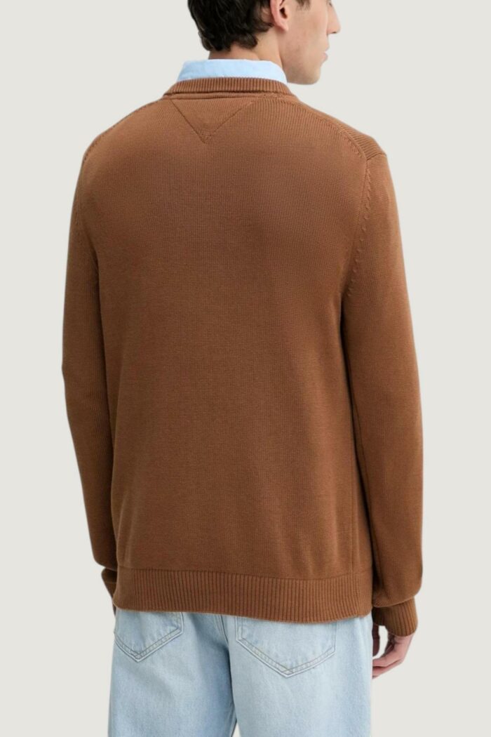 Maglione Tommy Hilfiger TJM SLIM ESS SWEATER Marrone – DM0DM21787