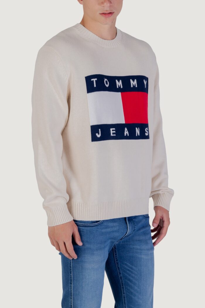 Maglione Tommy Hilfiger TJM REG MELANGE FLAG Panna – DM0DM22105