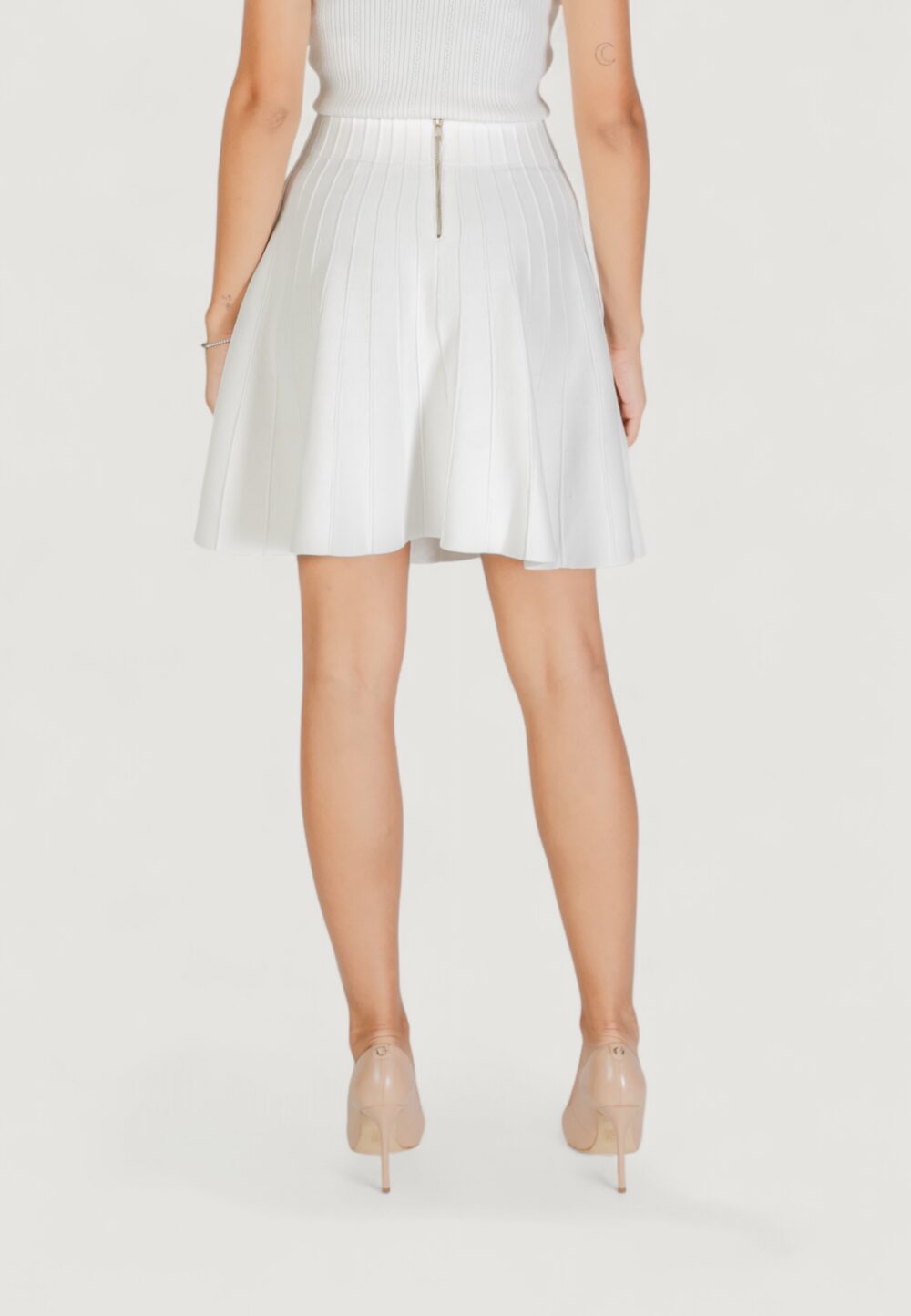 Minigonna Guess EMMIE SWTR SKIRT Panna - Foto 5